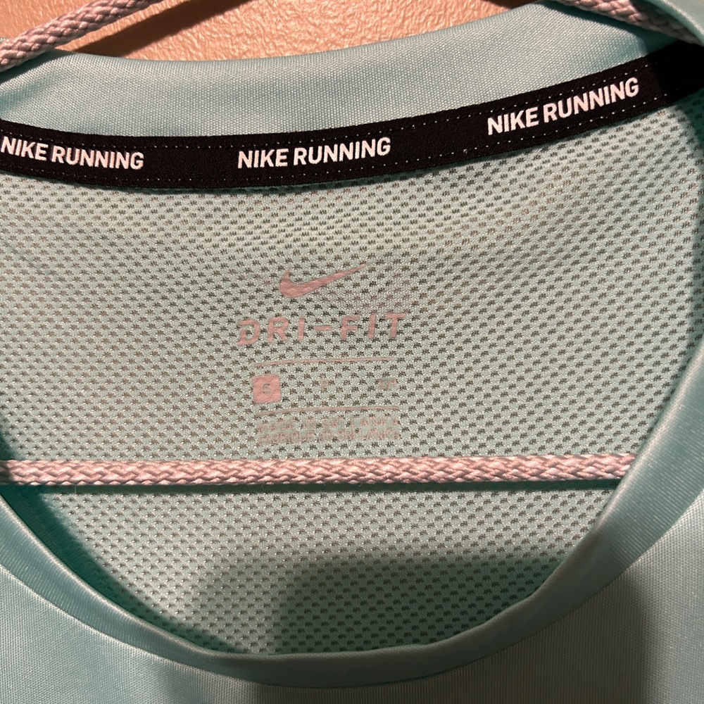 Nike Aqua Dri-FIT Running Tank - Picture 2 of 3